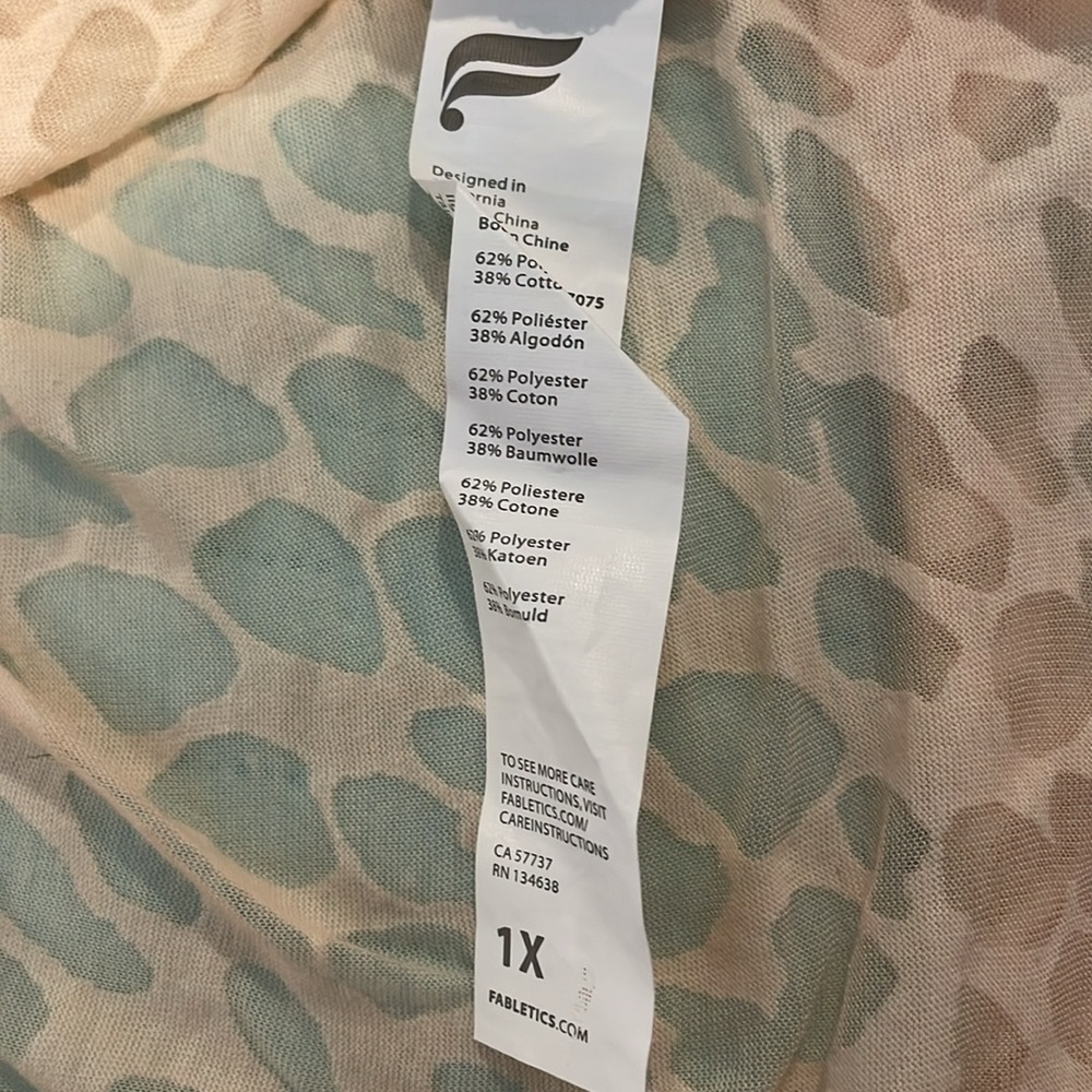 Fabletics top - Picture 3 of 3
